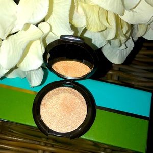 🆕Becca Mini Skin Perfector Pressed Hilighter in Champagne Pop